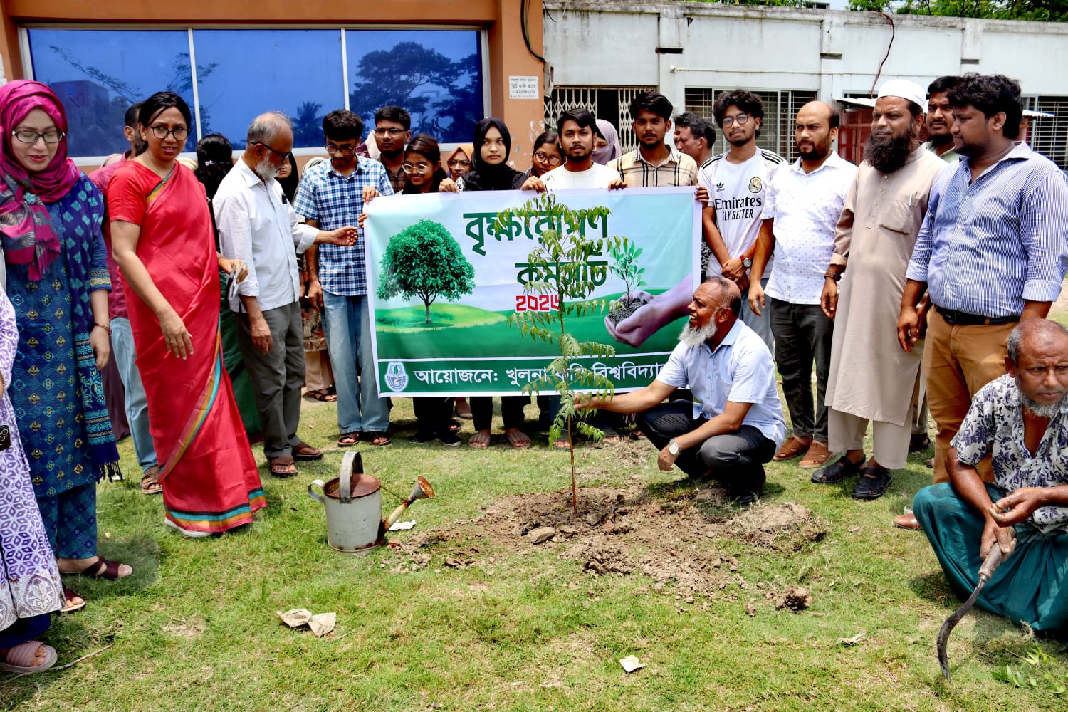 প্রধানমন্ত্রীর নির্দেশনা বাস্তবায়নে খুকৃবিতে বৃক্ষরোপণ কর্মসূচি পালিত