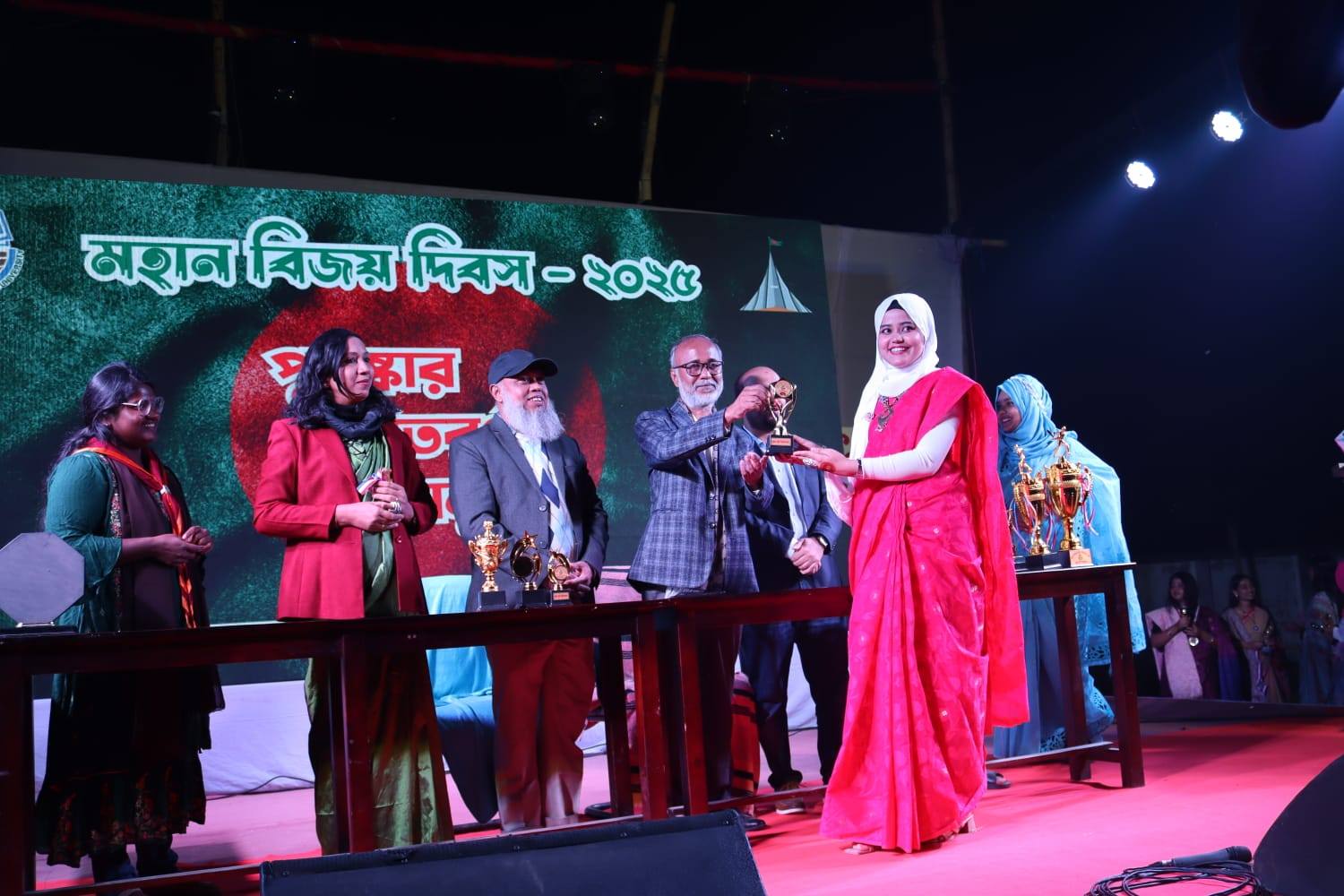 বর্ণাঢ্য আয়োজনে খুকৃবিতে মহান বিজয় দিবস উদযাপিত