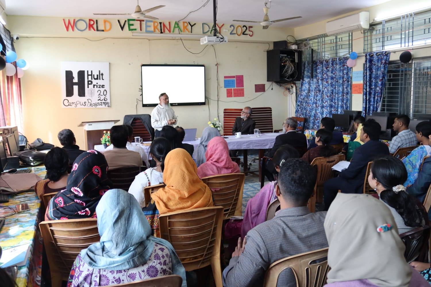 খুলনা কৃষি বিশ্ববিদ্যালয়ে(খুকৃবি) ইনস্টিটিউশনাল কোয়ালিটি অ্যাসুরেন্স সেল (IQAC) এর উদ্যোগে কোর্স-ক্রেডিট সেমিস্টার পদ্ধতি সংক্রান্ত প্রণীত বিধান (সংশোধনী) বিষয়ক প্রশিক্ষণ কর্মসূচি অনুষ্ঠিত