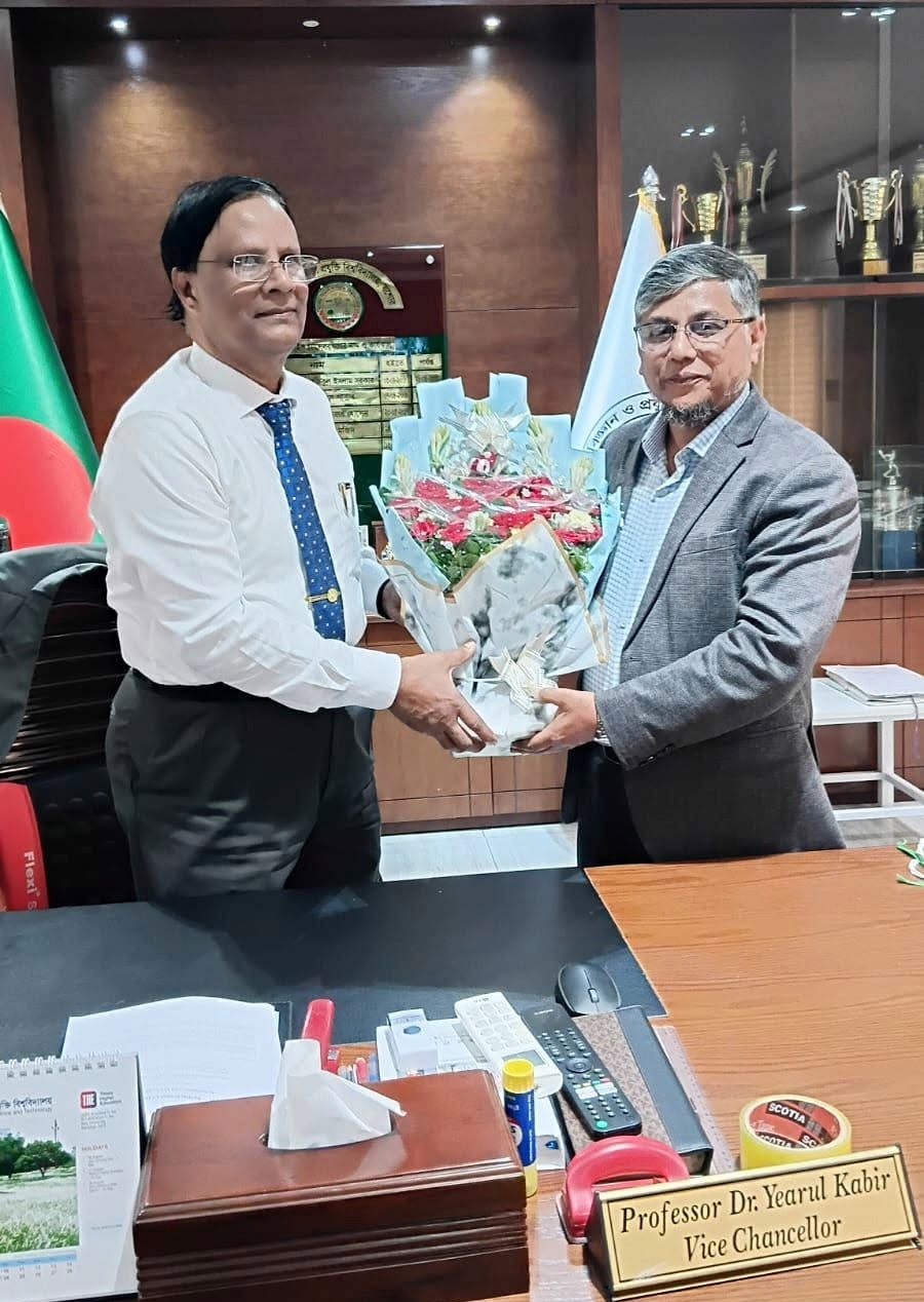 খুকৃবি উপাচার্যের সঙ্গে যবিপ্রবি উপাচার্যের সৌজন্য সাক্ষাৎ