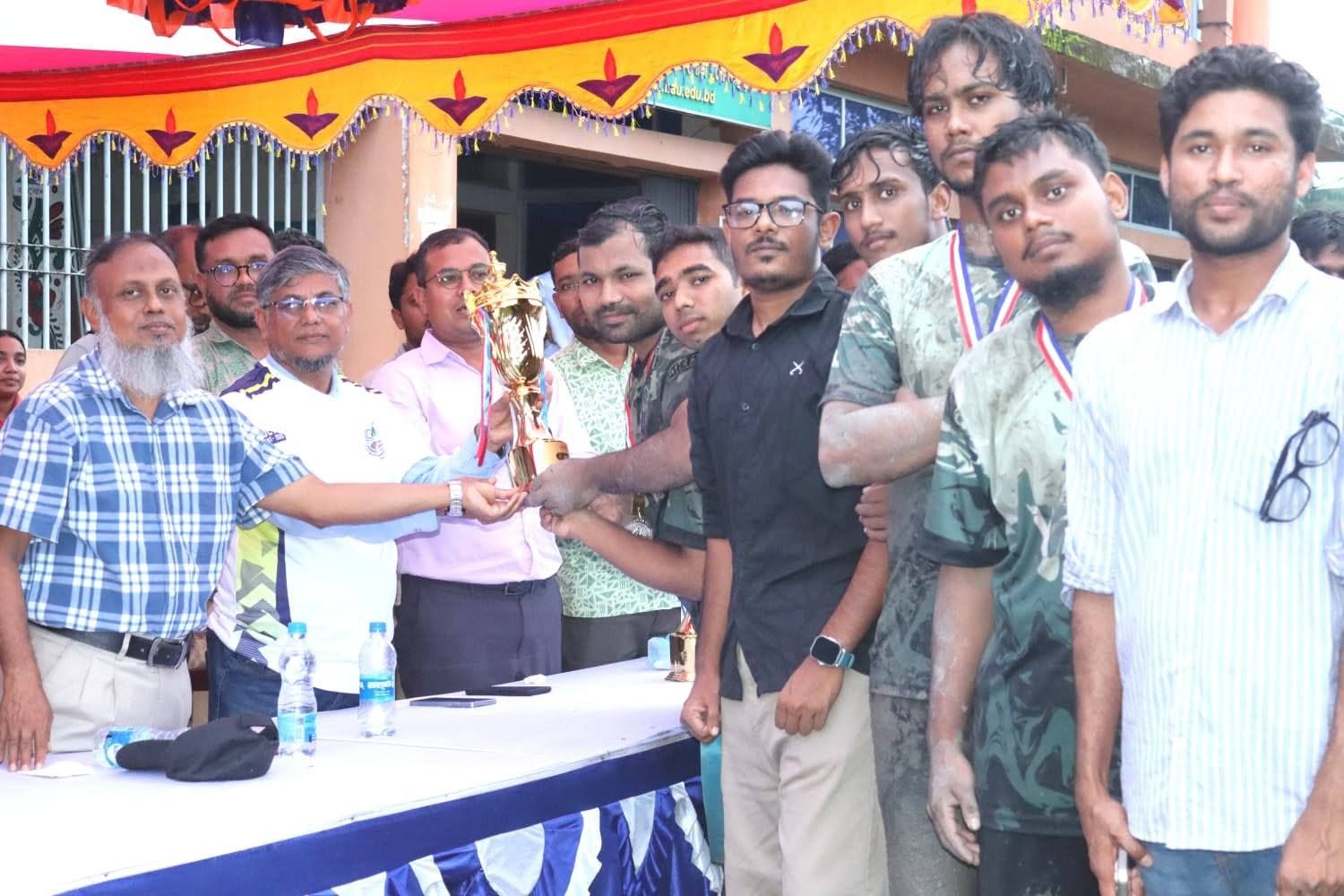 খুকৃবিতে আন্তঃঅনুষদীয় ফুটবল টুর্নামেন্টের ফাইনাল অনুষ্ঠিত