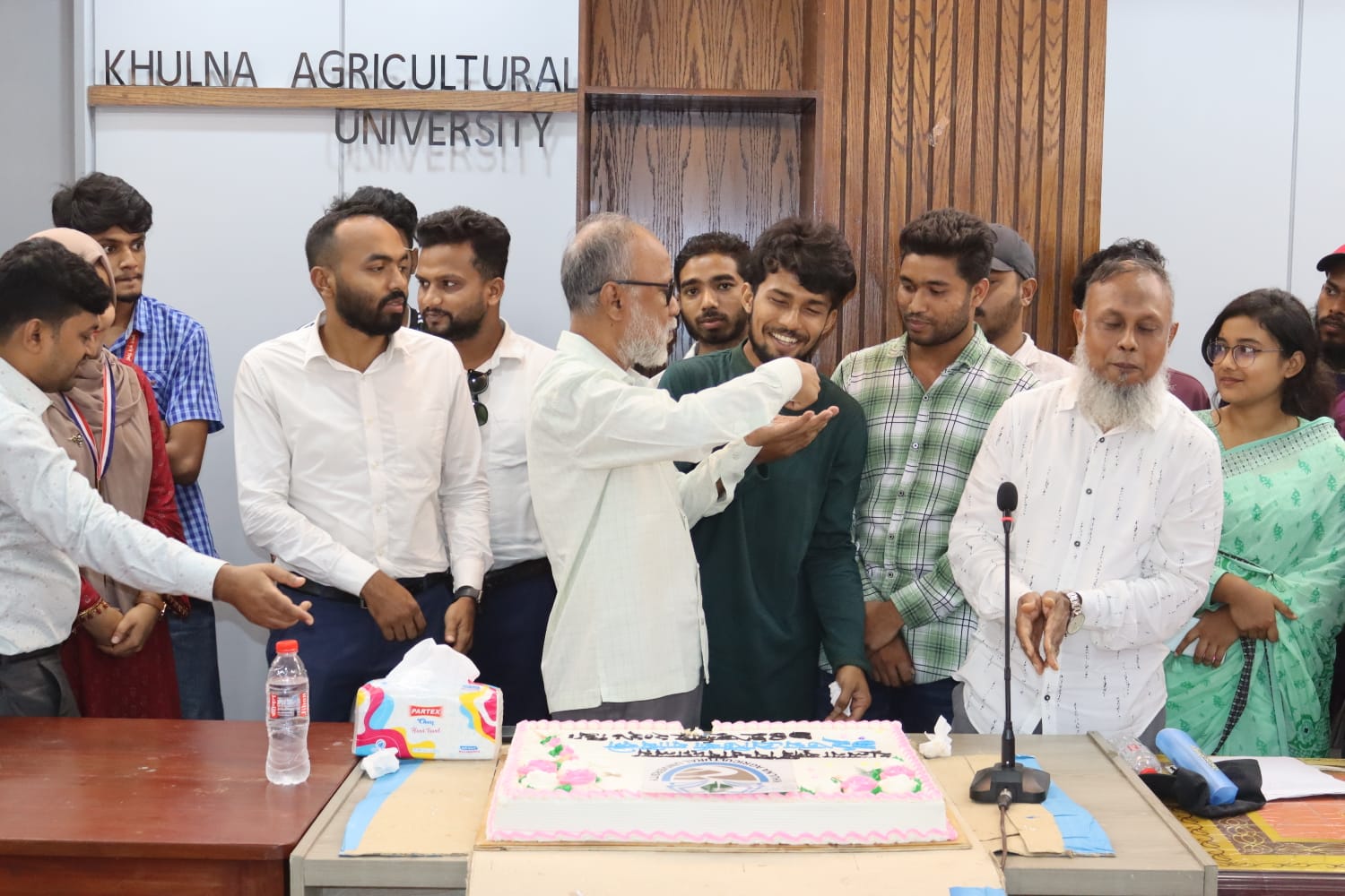 বর্ণাঢ্য আয়োজনে খুলনা কৃষি বিশ্ববিদ্যালয় দিবস উদযাপন